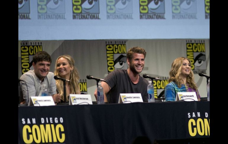 Los actores Josh Hutcherson, Jennifer Lawrence, Liam Hemsworth y Willow Shields. EFE / D. Maung