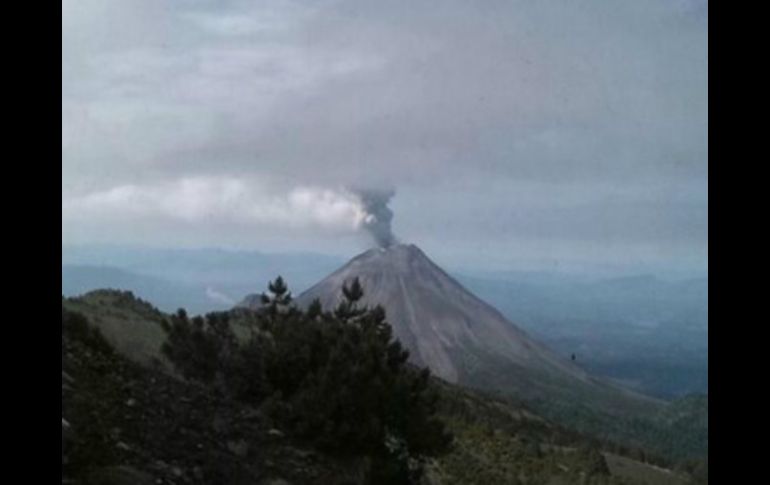 El Gobierno de Colima exhorta a la población a realizar actividades a cinco kilómetros a la redonda del cráter. TWITTER /  ‏@PCJalisco