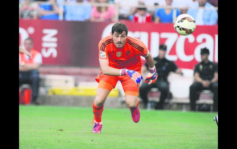 El portero madrileño Iker Casillas acudió ayer por la mañana a Valdebebas pero fue el primero en irse. MEXSPORT / C. Bou