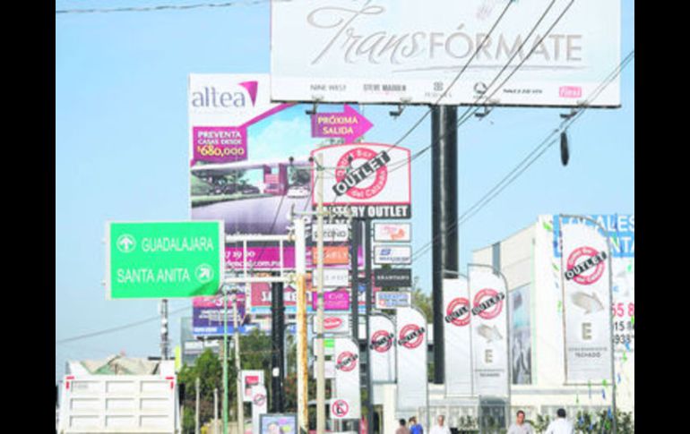 Avenida Patria, cerca de Acueducto, así como Lázaro Cárdenas, son las zonas con más espectaculares. EL INFORMADOR / ARCHIVO