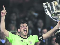 Iker Casillas fue elegido cinco veces, entre 2008 y 2012, el mejor arquero del mundo. AFP /