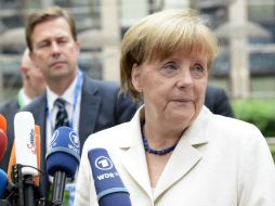 Angela Merkel señaló que examinarán si pueden iniciar negociaciones del programa de rescate europeo. AFP / T. Charlier