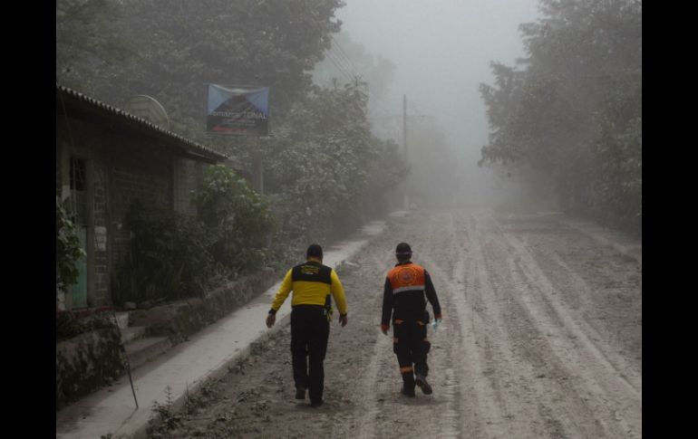 La situación del volcán propició la evacuación casi total de las comunidades La Yerbabuena y La Becerrera. AFP / H. Guerrero