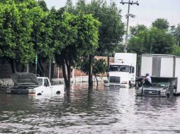 Así han lucido algunas calles y avenidas de la zona metropolitana durante el presente temporal. EL INFORMADOR / R. Tamayo