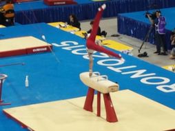 Corral Barrón, medallista mundial en Bélgica 2013 logró su mejor puntaje en las barras con 15.100. TWITTER / @CONADE