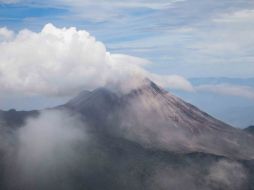 El Volcán El Colima continúa con actividad, aunque en una forma menos intensa en días recientes. ESPECIAL / flickr / Aristóteles Sandoval