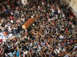 El féretro de Joan Sebastian en la Catedral de Cuernavaca, donde se celebró una misa en su honor. AP / T. Rivera