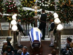 El ex futbolista recibe honores fúnebres en el Salón de los Pasos Perdidos del Parlamento del país sudamericano. EFE / H. Ortuño