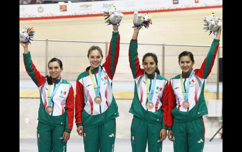 Sofía Arreola, Ingrid Drexler, Mayra Rocha y Lizbeth Salazar obtienen el tercer lugar de la prueba. TWITTER / @CONADE