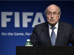 Blatter prometió dejar el cargo, presionado por las investigaciones de corrupción que realizan las autoridades federales de Suiza y EU. AP / ARCHIVO