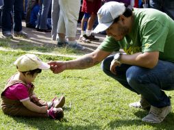 Los padres que son responsables del cuidado, manutención y crianza de los hijos, se enfrentan a múltiples situaciones laborales. NTX / ARCHIVO