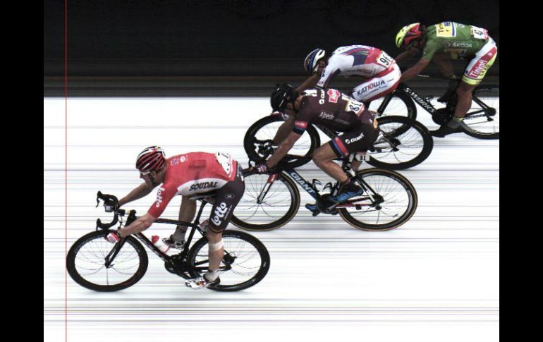 Greipel cruza la línea de meta de la etapa 15 del Tour de Francia, por adelante de John Degenkolb, Alexander Kristoff y Peter Sagan. AP /