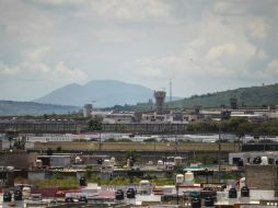 La imagen evidencia la cercanía que tienen las casas habitación con el penal de Puente Grande. EL INFORMADOR / F. Atilano