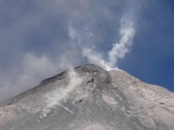 Especialistas de la UdeG advirtieron que el riesgo de explosividad del volcán se mantiene. NTX / Especial