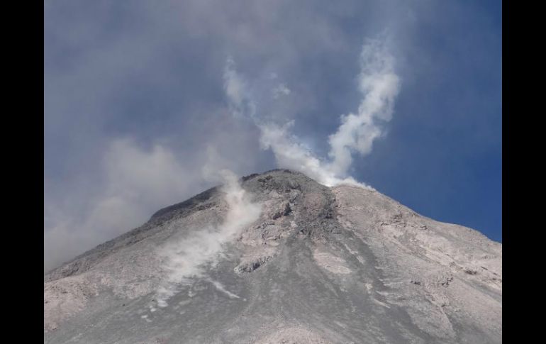 Especialistas de la UdeG advirtieron que el riesgo de explosividad del volcán se mantiene. NTX / Especial