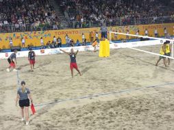 Los brasileños ya no estaban cómodos sobre la arena y los mexicanos ya iban lanzados a por su medalla de oro. TWITTER / @CONADE