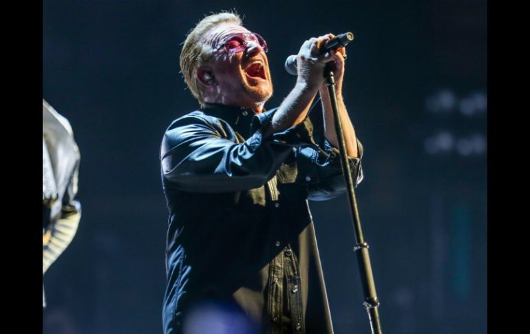 El vocalista de U2 confiesa que ha tenido problemas de la vista. AP / ARCHIVO