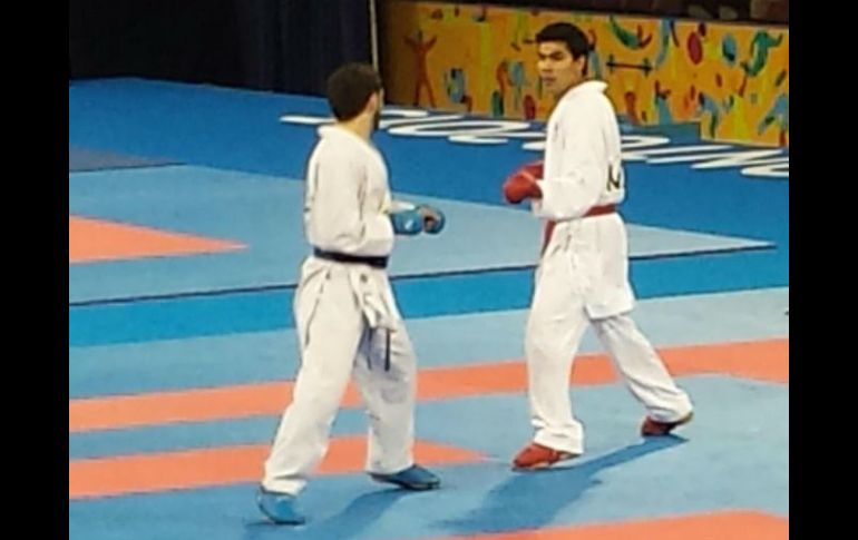 Vargas dio la primera presea de México en el karate en Toronto 2015. TWITTER / @CONADE