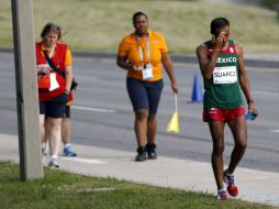 Suárez, notoriamente fatigado y triste por no haber podido terminar el maratón que tuvo lugar a orillas del Lago Ontario. AP / J. Cortez