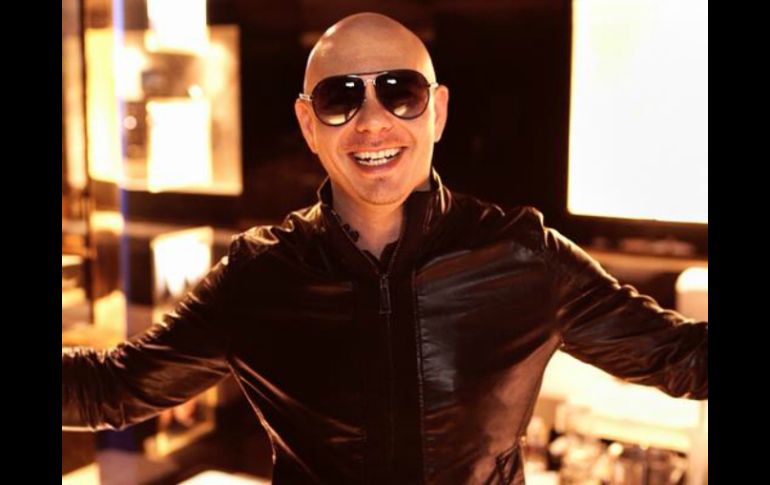 Por el momento, Pitbull no puede vender su vodka en la isla, debido al embargo que mantiene EU. TWITTER / @pitbull