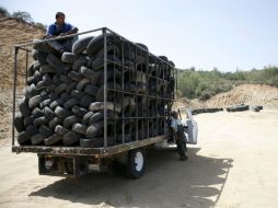 El costo de transportar las llantas a una planta tratadora se calcula en 10 millones de pesos. NTX / ARCHIVO