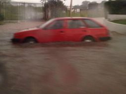 La fuerte lluvia de este lunes azotó en gran parte de la ZMG. TWITTER / @gf_rizzo