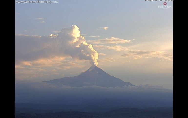 Afectaciones que provoca la actividad eruptiva del volcán durante los días 10 y 11 de julio justifican esta medida. TWITTER / @webcamsdemexico