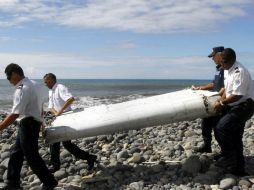 Algunos expertos presumen que la pieza es del mismo tipo del avión malasio del vuelo MH370. EFE / R. Wae Tion