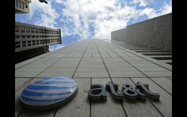 Los usuarios de ambas telefónicas se conectarán a AT&T cuando se encuentren en suelo estadounidense. EFE / ARCHIVO