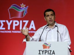 Tsipras enfrenta un conflicto interno en su partido político ante las medidas de austeridad que Grecia se ha visto obligada a tomar. AP / T. Stavrakis