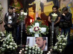 Compañeros y amigos de Rubén acudieron a la iglesia. AFP / A. Estrella