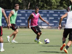 El mexicano se presentó este lunes a los entrenamientos con el Galaxy de Los Ángeles. TWITTER / @LAGalaxy