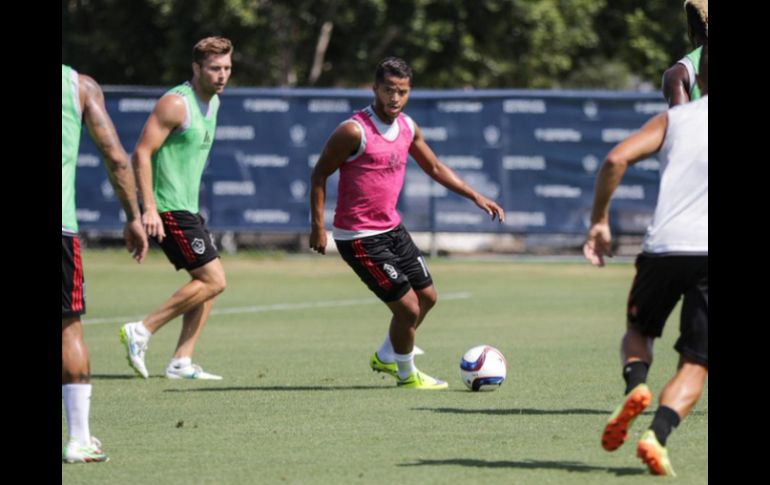 El mexicano se presentó este lunes a los entrenamientos con el Galaxy de Los Ángeles. TWITTER / @LAGalaxy