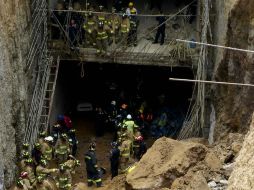 Al hacer la revisión correspondiente en listas de personal de la obra, se confirma que ya no hay albañiles bajo los escombros. SUN / F. Ramírez