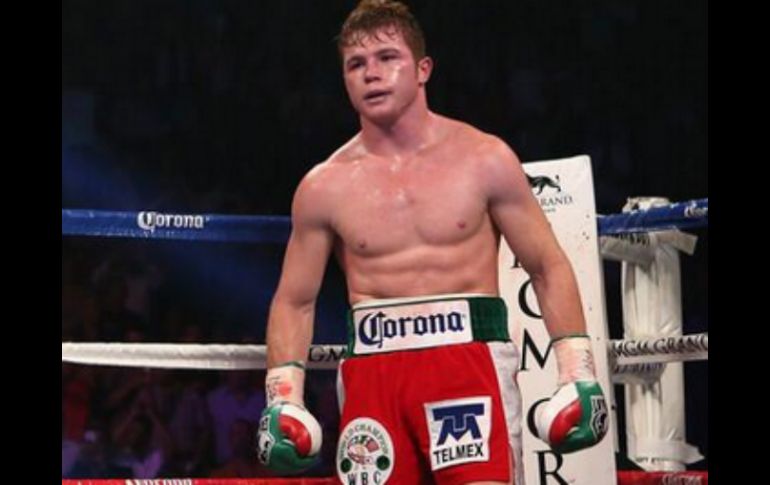 Óscar de la Hoya señaló que 'Canelo' es el que venderá la taquilla para esta pelea. TWITTER / @Canelo