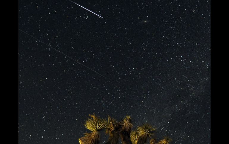 La lluvia de estrellas que emanan de la constelación de Perseo se debe a los residuos que a su paso dejó el cometa Swift Tuttle. EFE / ARCHIVO