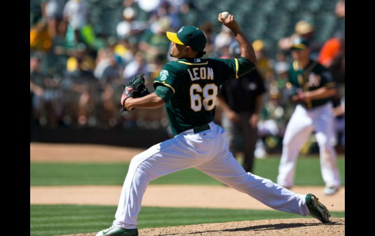 El sinaloense subió con el brazo frío y nada fino para recibir dos hits, dio una base intencional, sacó un out. AFP / J. Watson