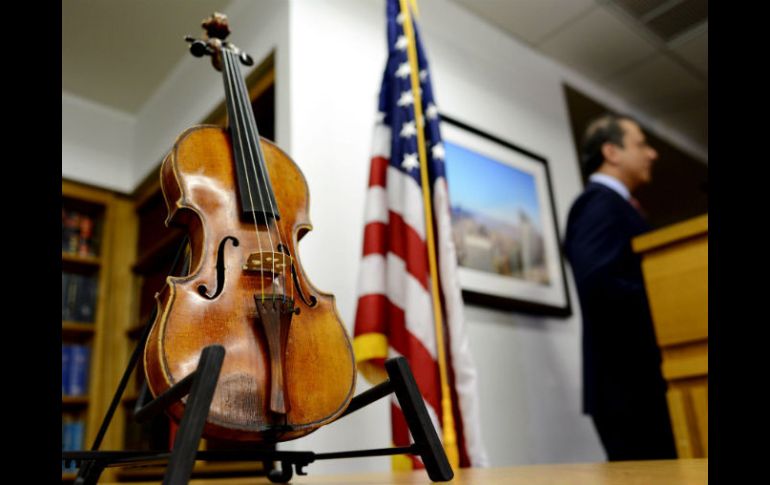 El violinista murió hace tres años con 101 años, compró el Stradivarius en 1943 y sólo tocó con él hasta que fue robado. EFE / J. Lane