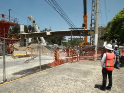 En el transcurso de este viernes se pretende trasladar las dos trabes de concreto y acero a un terreno del municipio de Zapopan. EL INFORMADOR / R. Tamayo