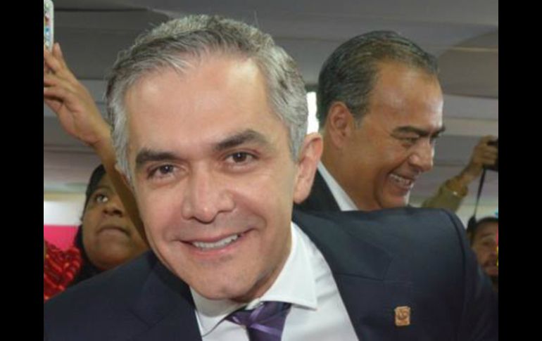 Algunas instancias de información respecto a transición en delegaciones suelen demorar por nivel de complejidad, afirma. FACEBOOK / Miguel Ángel Mancera