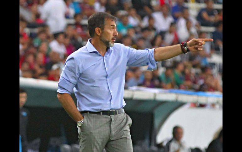 Gustavo Matosas, técnico del Atlas, durante el partido contra Monterrey en la cancha del Estadio Jalisco. MEXSPORT / S. Molina