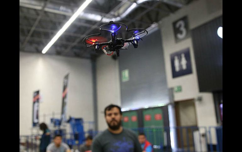 En el mercado de los drones se pueden adquirir aparatos desde los 500 pesos y hasta de 300 mil pesos. EL INFORMADOR / ARCHIVO