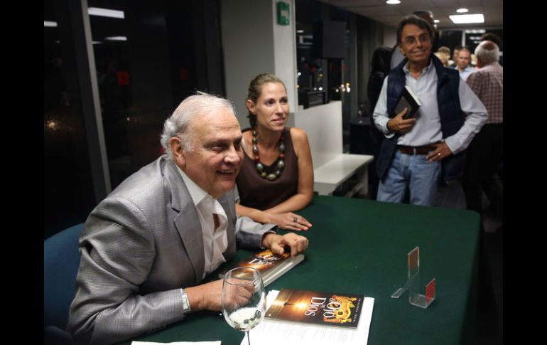 Presentación. Guillermo Tessel, ayer en la Librería José Luis Martínez del Fondo de Cultura Económica. EL INFORMADOR / M. Vargas