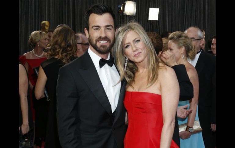 La actriz y Justin Theroux organizaron una cena de celebración para marcar su primer día completo como marido y mujer. AP / ARCHIVO