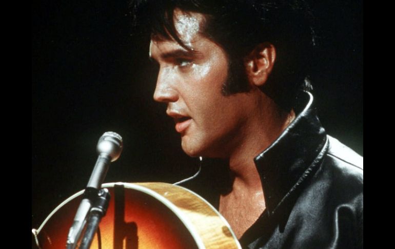 Los artículos subastados van desde guitarras, trajes, anillos, hasta una pistola con el nombre de Elvis Presley. AP / ARCHIVO