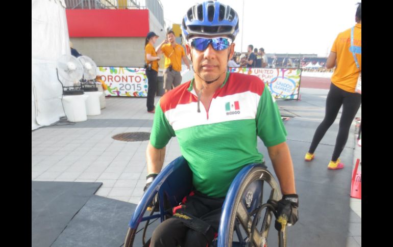 El veterano de mil batallas en el atletismo sobre silla de ruedas, Salvador Hernández, se apoderó de dos metales de plata y bronce. NTX / I. Inclán