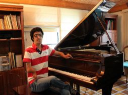 El pianista David González Ladrón de Guevara, un talento nato que se encuentra en pleno crecimiento profesional. EL INFORMADOR / A. Hinojosa