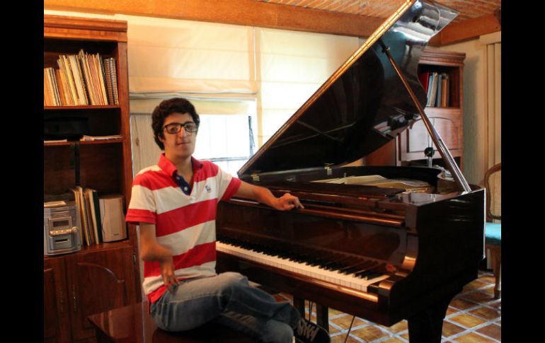 El pianista David González Ladrón de Guevara, un talento nato que se encuentra en pleno crecimiento profesional. EL INFORMADOR / A. Hinojosa