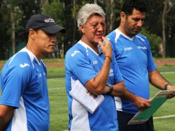 El técnico campeón del mundo Sub-17 en 2005, Jesús Ramírez, durante la última visoría del torneo Rumbo a la Liga BBVA. SUN / C.Rogel