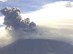 Felipe Puente reitera a la población que que la dispersión de cenizas tiene menos de dos milímetros de diámetro. TWITTER / @webcamsdemexico